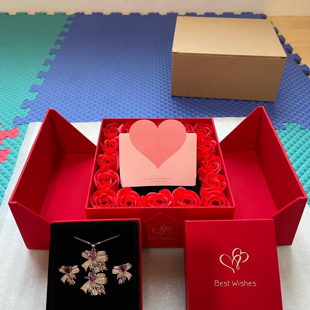Beautiful Jewelry set with gift box for women. - Picture 3 of 6